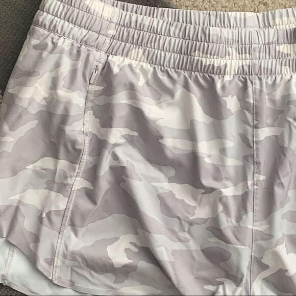 Athleta Hustle 3" Short Size XL Lined Workout Running Gym Gray Camouflage Camo - Picture 4 of 6